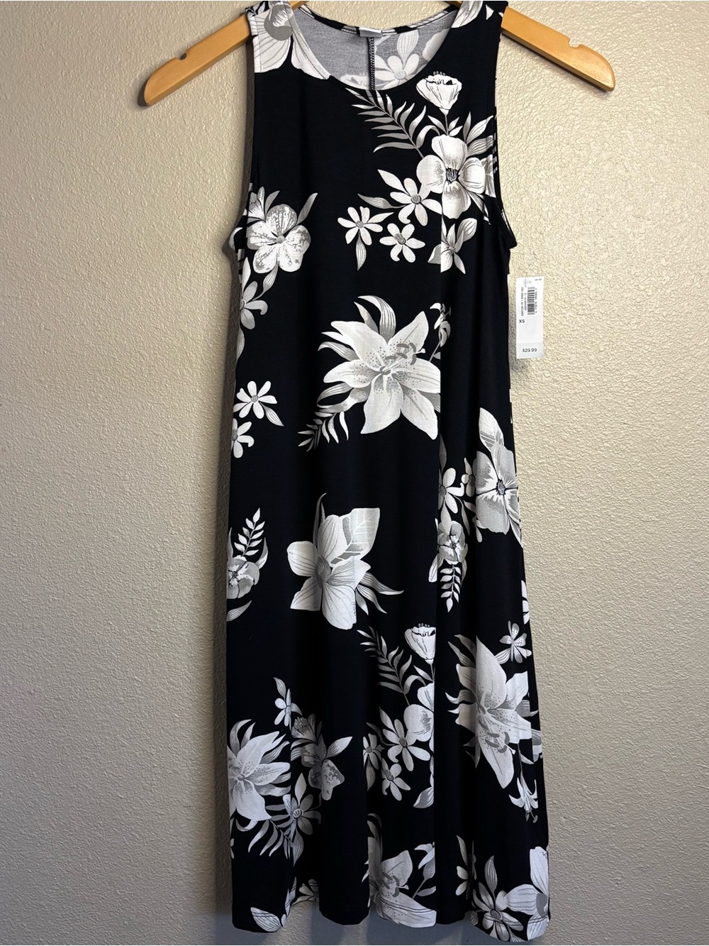 NWT Old Navy Black and White Floral Midi Dress sz XS Resortwear Vacation Travel